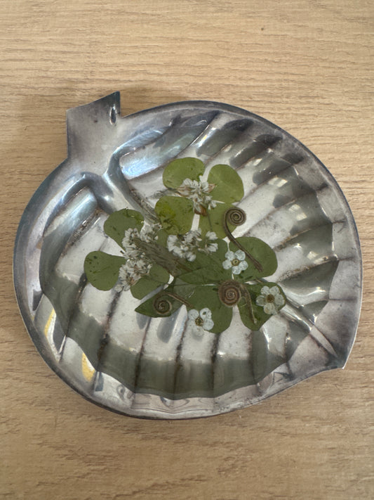 Small Leaf-Shaped Pressed Flower Resin Tray