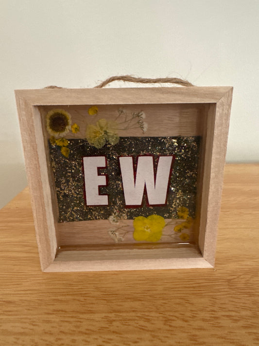 “Ew” Wood Frame